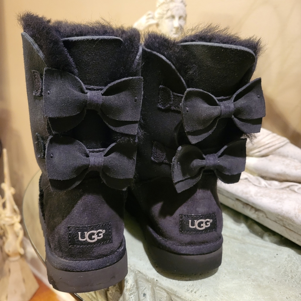 Ugg Meilani Suede Double Bow Sheepskin Sherpa Black Boots S/N 1012981 #369
